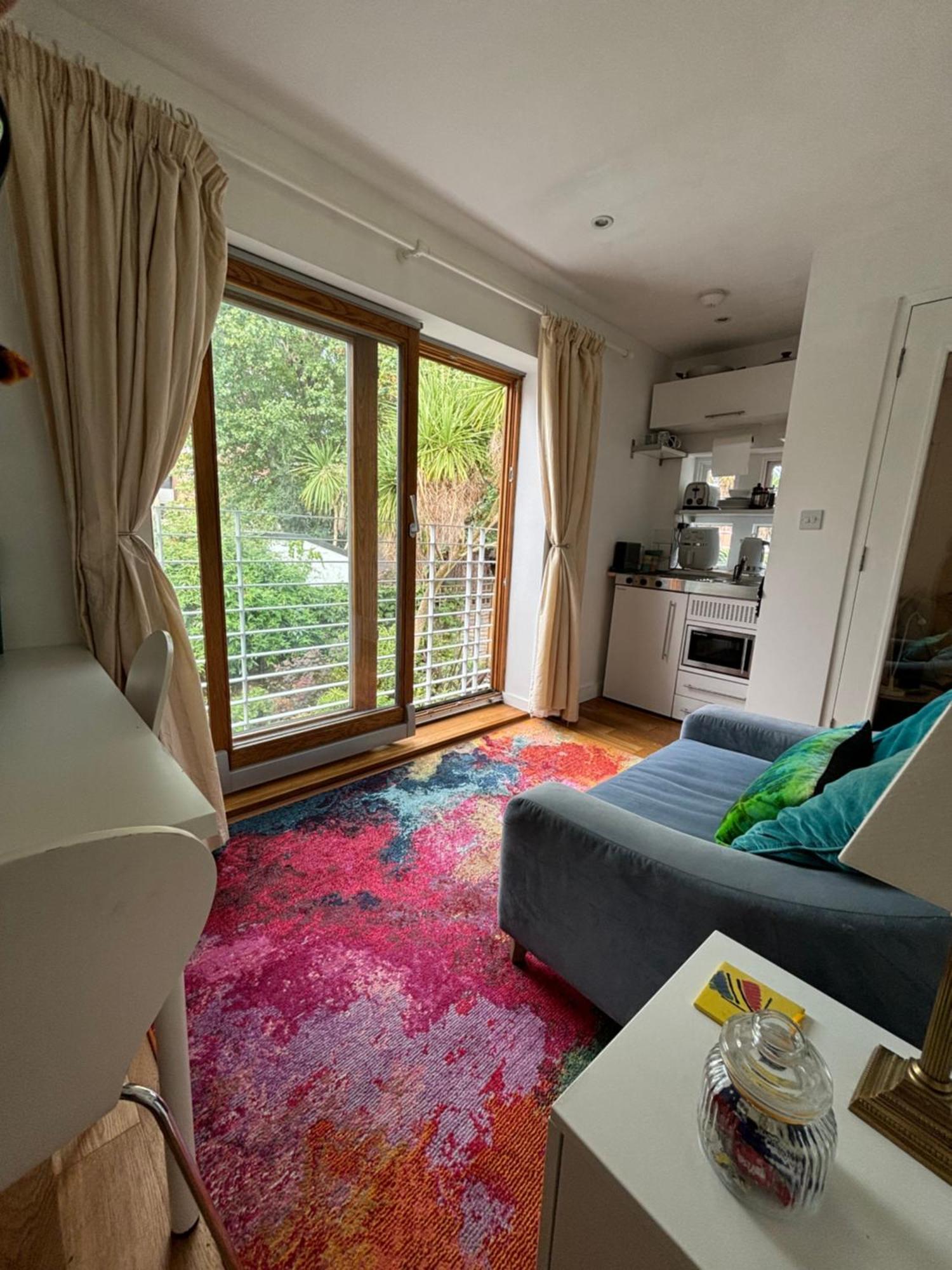 Little Oasis In Brixton Apartment *
